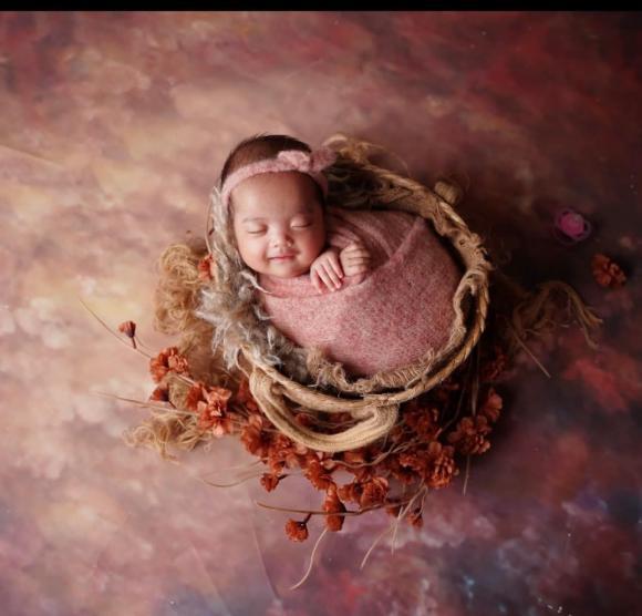 Vợ Mạc Văn Khoa xả loạt ảnh ĐỘC về ái nữ sinh non 1,9kg-9