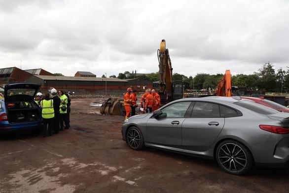 Nhận dạng thi thể người Việt đầu tiên trong vụ cháy ở Anh-3