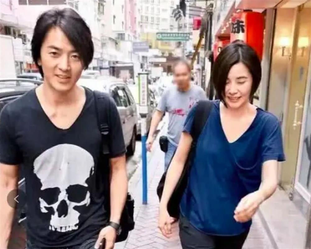 Ông trùm vai phụ sắm biệt thự, bản sao Tạ Đình Phong lại chật vật khó khăn-10