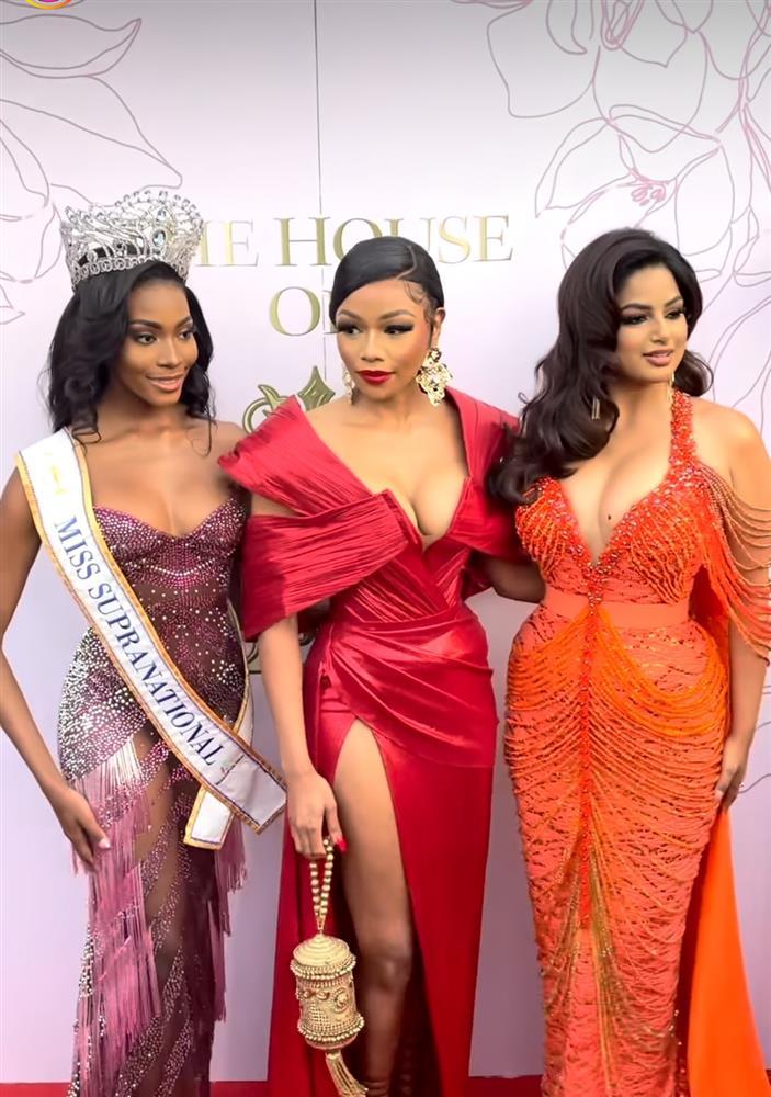Miss Universe 2021 bị nghi bơm ngực vì vòng 1 khủng như bom-4