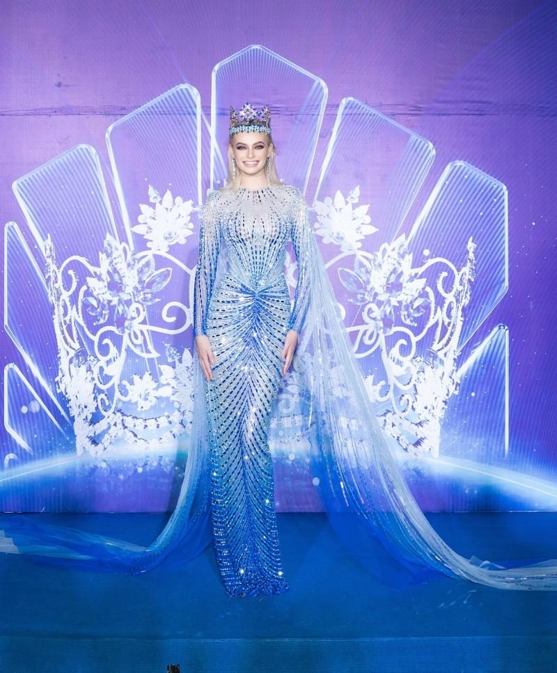 Hòa Minzy như công chúa - Thùy Tiên có 2 bộ cánh đẹp xuất sắc-7