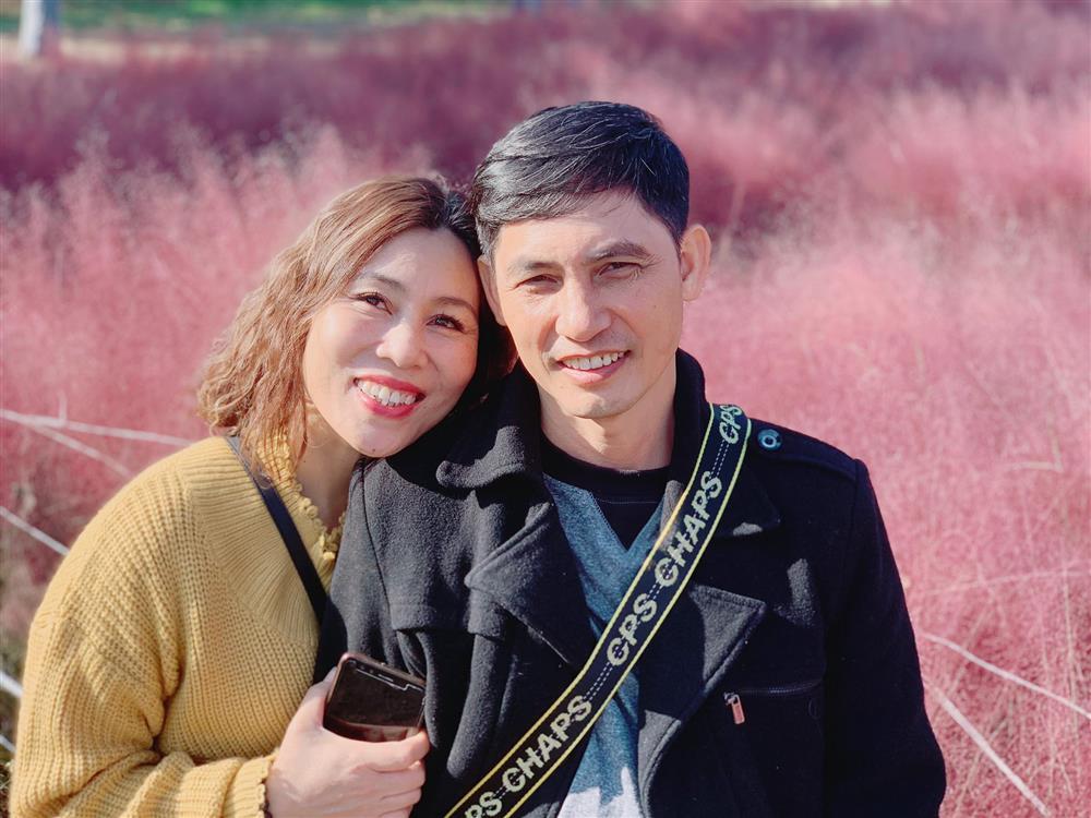 Xuất hiện bên Sơn Tùng, thầy u sành điệu chiếm spotlight-6