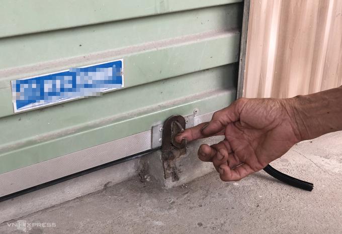 Nghẹt thở giải cứu bé trai bị siết cổ, nhốt trong tủ đông-3