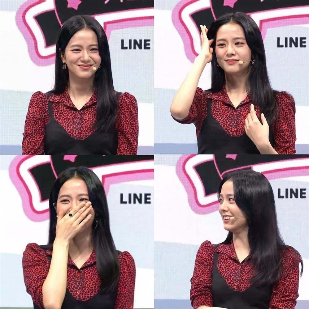 Người hâm mộ kêu trời phong cách thời trang bà thím của Jisoo-8