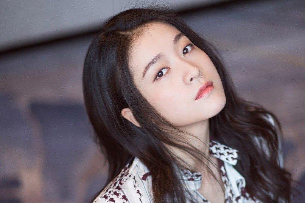 Ảnh chưa chỉnh sửa lộ bụng mỡ của Lưu Diệc Phi-9