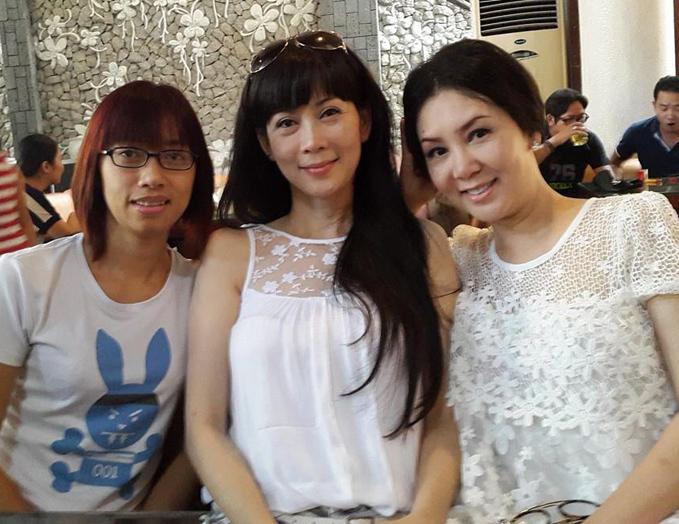 4 lần Diễm Hương hội ngộ bạn bè nghệ sĩ tại Sài Gòn-6