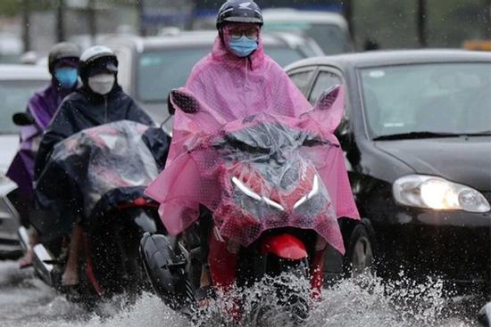 Miền Bắc tiếp tục mưa dông