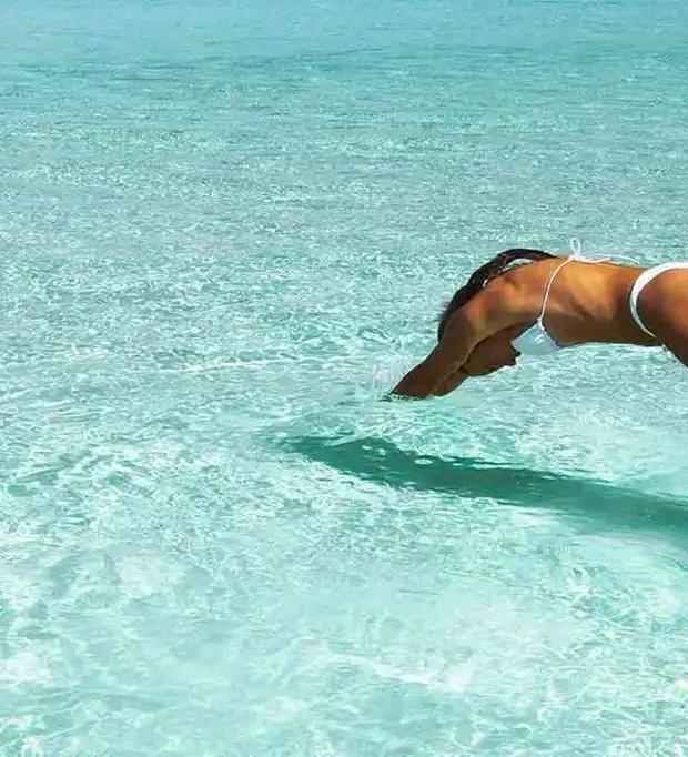 Vùng biển kỳ cục chỉ 1 người tắm 1 lần mà khách vẫn xếp hàng tấp nập-3