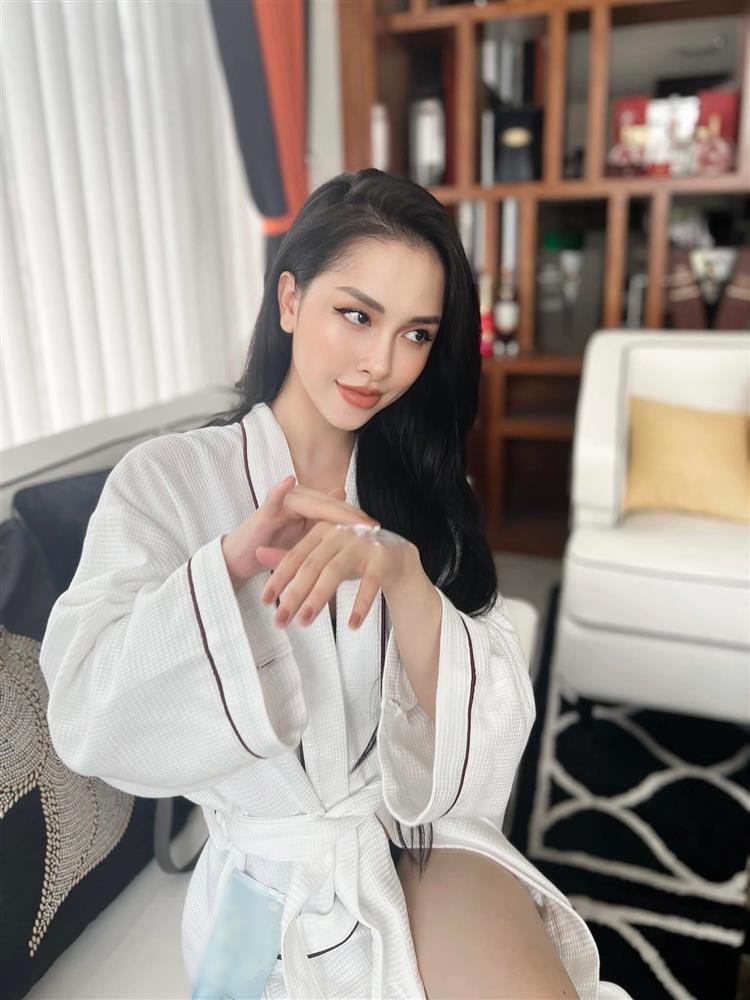 Chị dâu Bảo Thy diện bikini, phát sốt vòng một ngồn ngộn-12