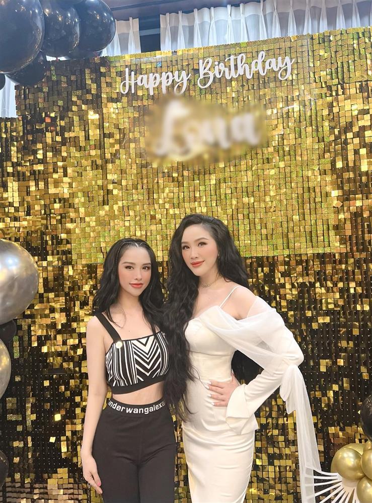 Chị dâu Bảo Thy diện bikini, phát sốt vòng một ngồn ngộn-8