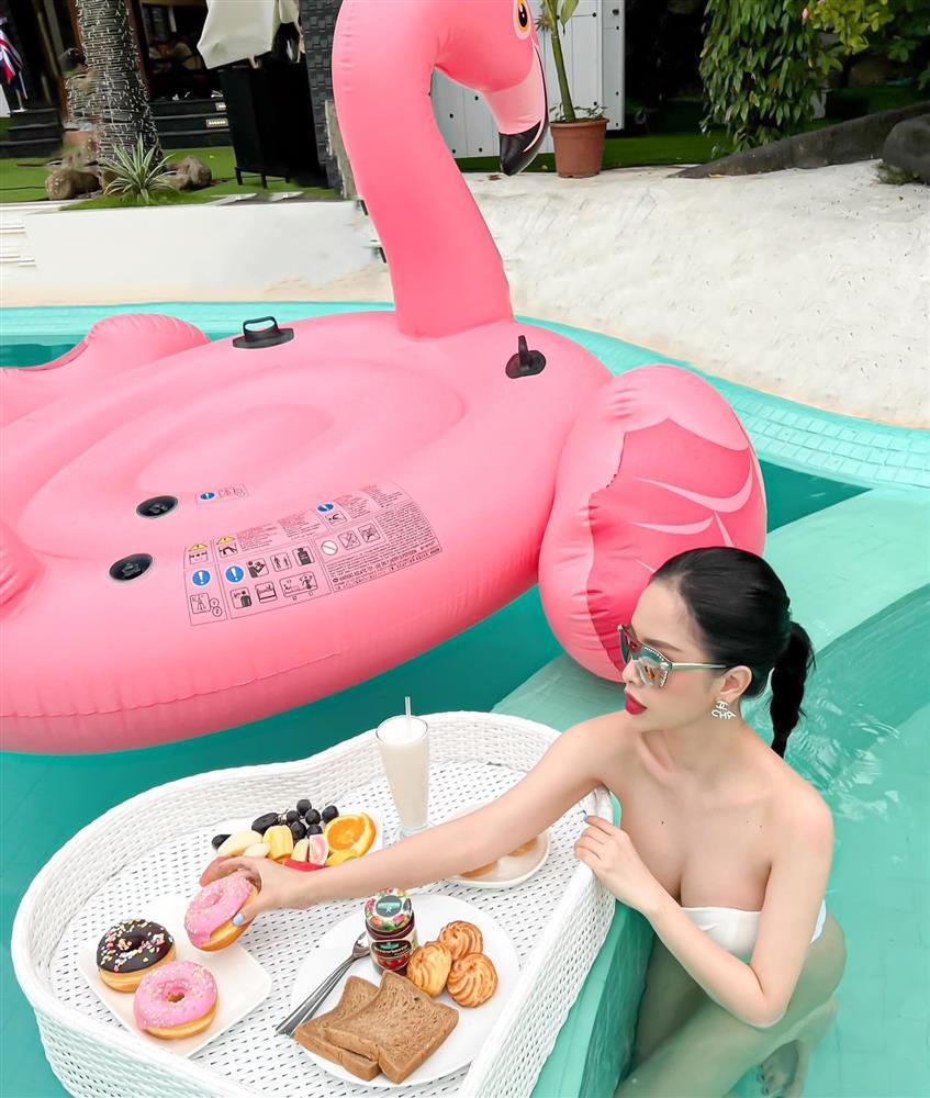 Chị dâu Bảo Thy diện bikini, phát sốt vòng một ngồn ngộn-2