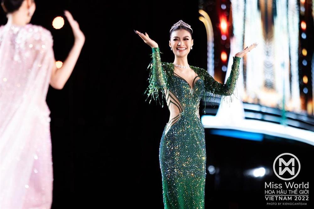 Vương miện Á hậu Kiều Loan gãy gập, rụng kim cương khi hết nhiệm kì-4