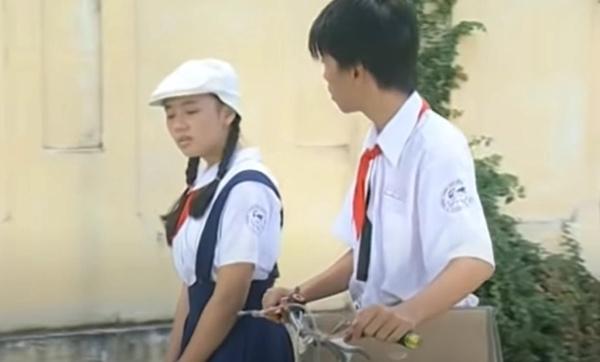 Diễn viên Kính Vạn Hoa chọn học vấn giữa lúc sự nghiệp đang lên-1