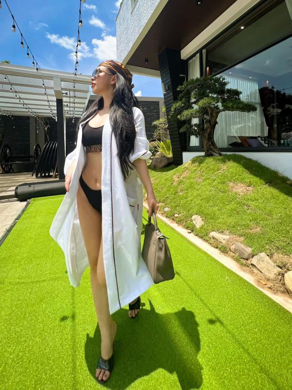 Chị dâu Bảo Thy diện bikini, phát sốt vòng một ngồn ngộn-4