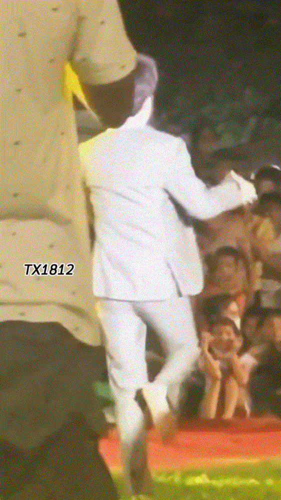 Hoài Linh chạy show miền Trung, dân mạng khịa lại chuyện cứu lũ-3