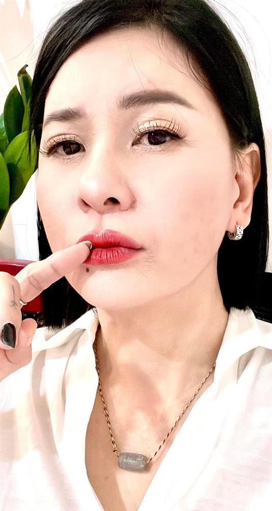 Cát Phượng phủ nhận đập mặt, thích mũi tẹt vì mũi cao lận đận-3