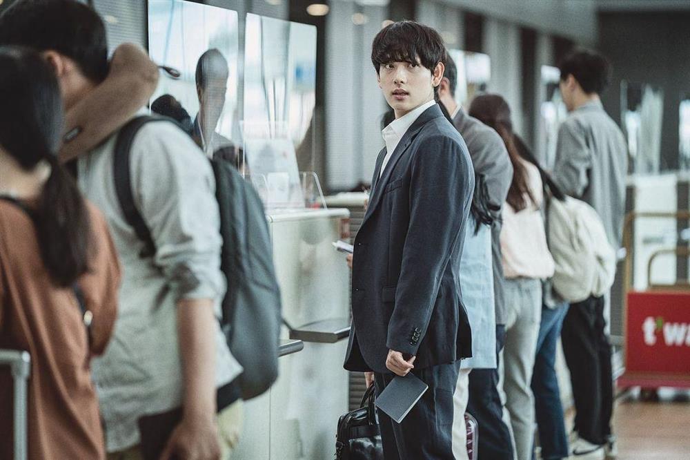 Hạ Cánh Khẩn Cấp - Diễn viên hạng A nhưng kịch bản tầm trung-2