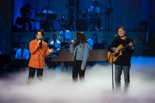 Hà Anh Tuấn ‘hoảng loạn’ khi fan mang sổ hộ khẩu cầu hôn-4