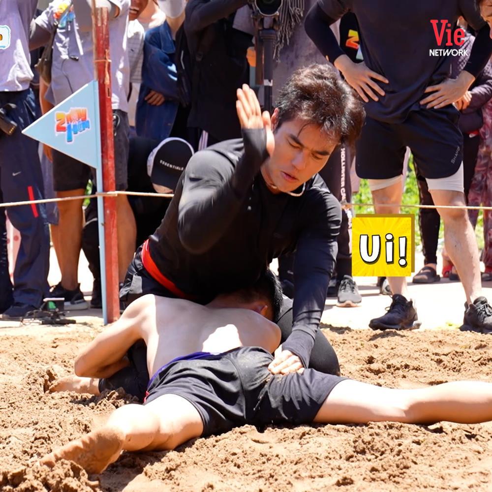 Chơi quá hăng, Lê Dương Bảo Lâm bóp tan nát nội thất người tham gia-8