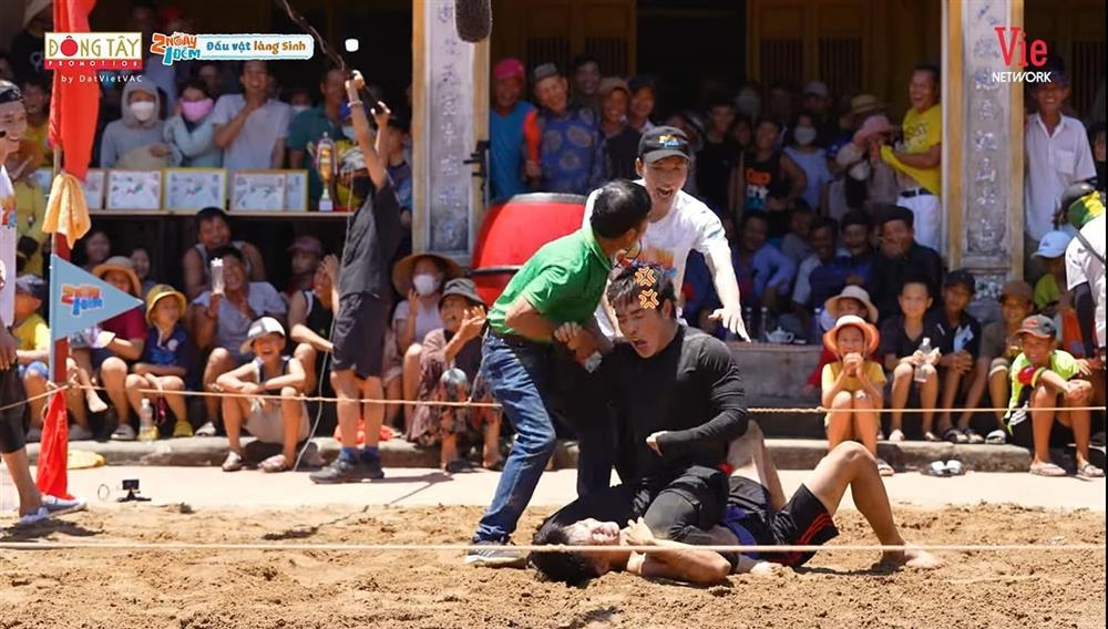 Chơi quá hăng, Lê Dương Bảo Lâm bóp tan nát nội thất người tham gia-10