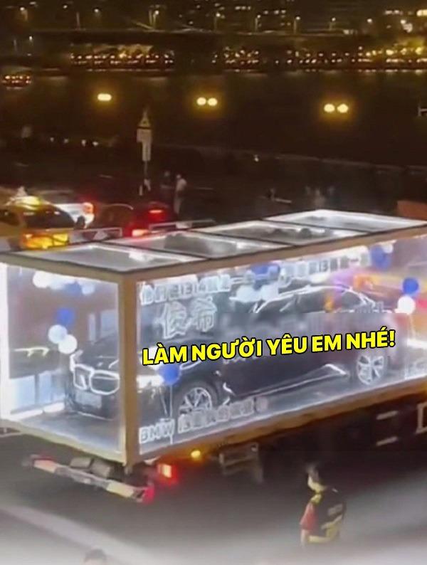 Cô gái mua hẳn siêu xe tiền tỷ đặt vào lồng kính để tỏ tình crush-2