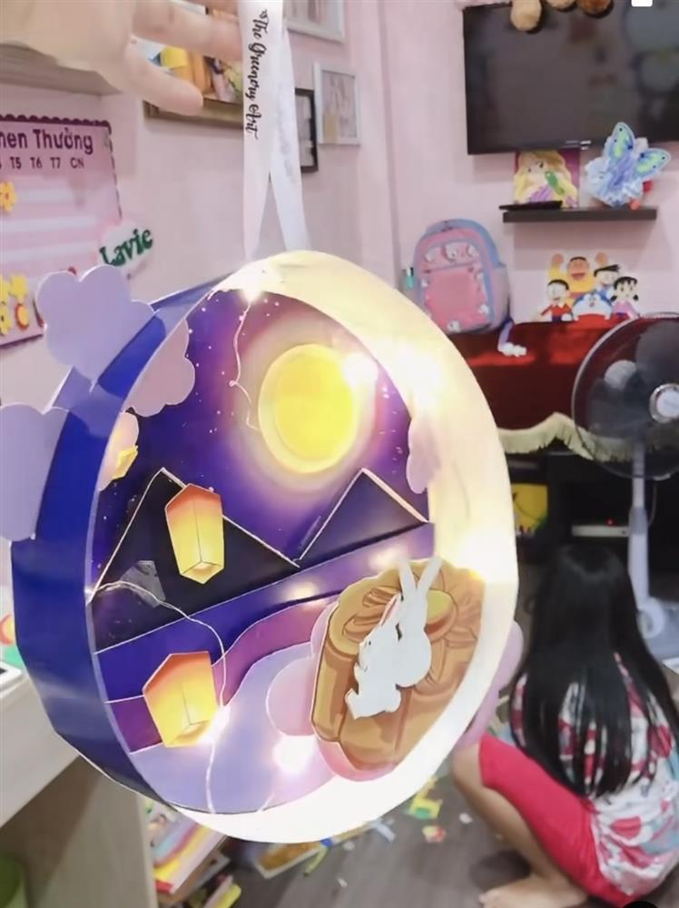 Con gái cố diễn viên Mai Phương tự lập, trưởng thành ở tuổi thứ 9-2