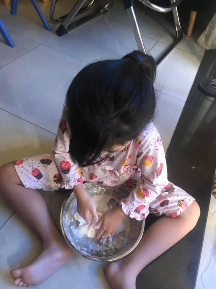 Con gái cố diễn viên Mai Phương tự lập, trưởng thành ở tuổi thứ 9-4