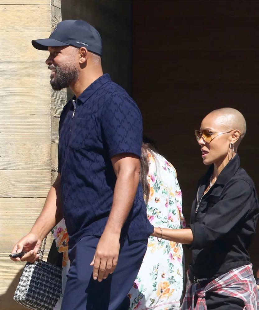 Will Smith lần đầu xuất hiện cùng vợ sau cú tát tại Oscar 2022-2