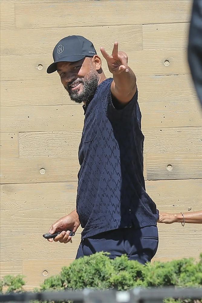 Will Smith lần đầu xuất hiện cùng vợ sau cú tát tại Oscar 2022-3