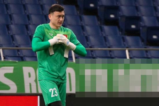 Văn Lâm chọn bước lùi về V.League