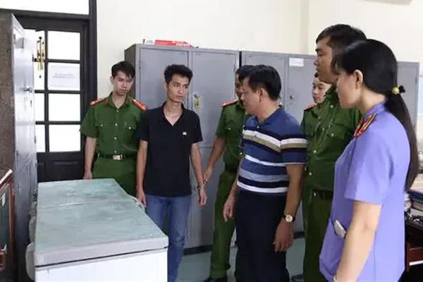 Clip: Lời khai chi tiết của kẻ nhốt bé trai 3 tuổi vào tủ đông-1