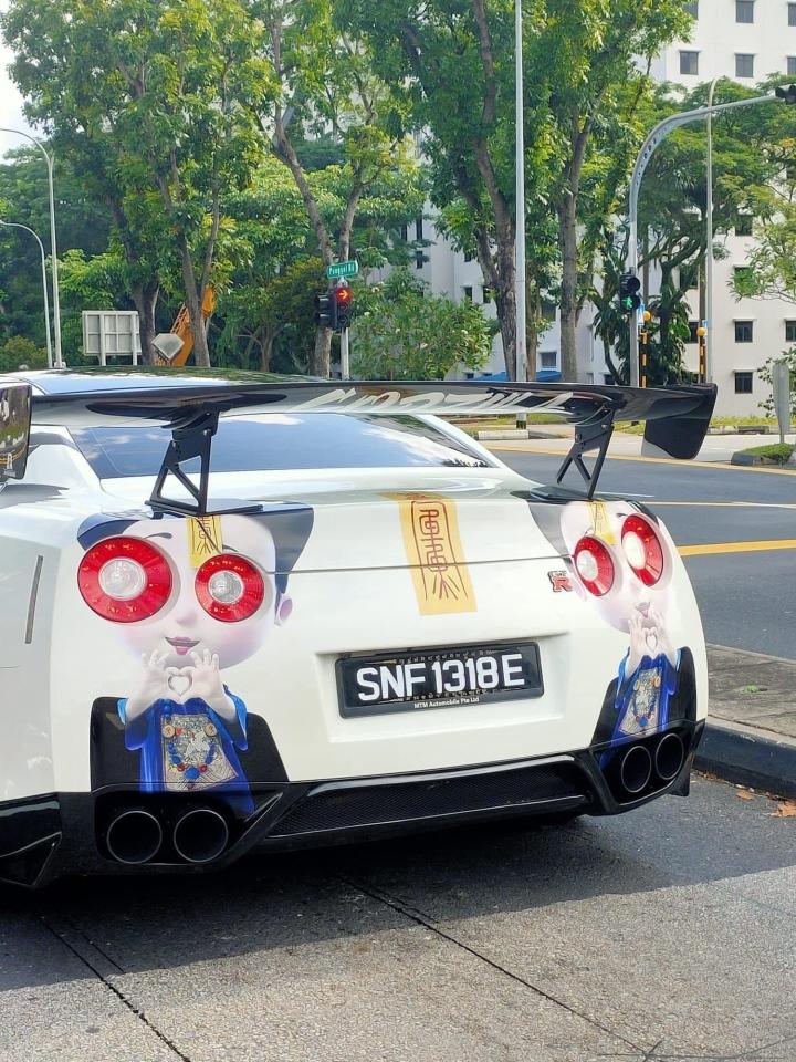 Loạt khoảnh khắc khó đỡ vô tình nhìn thấy khi ra đường tháng cô hồn-1