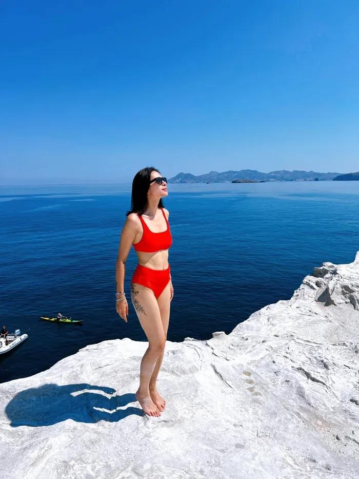 Ngô Thanh Vân diện bikini khoe toàn bộ hình xăm ở vị trí nhạy cảm-5