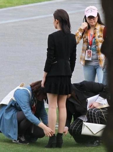 Bị coi như người hầu và góc khuất nghề trợ lý sao Trung Quốc-2