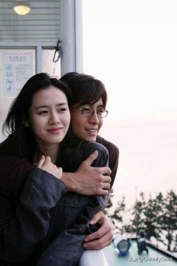 Son Ye Jin và Choi Ji Woo có mối duyên trước khi yêu ông trùm giải trí-1