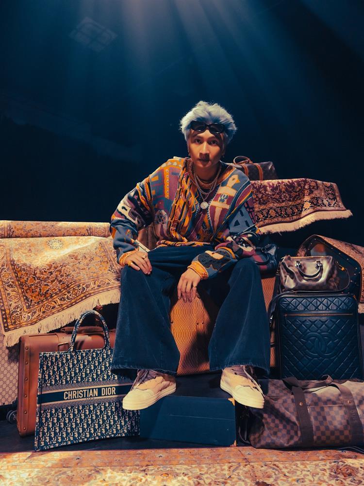 Không còn giấu giếm, 16 Typh công khai Min trong MV mới-1