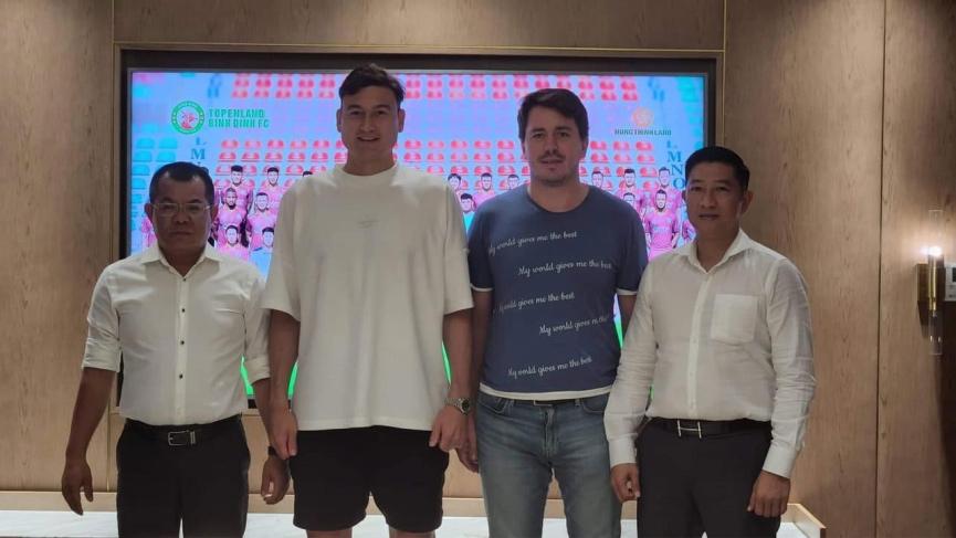 Đặng Văn Lâm nhận lương cực sốc khi chơi tại CLB Bình Định-2