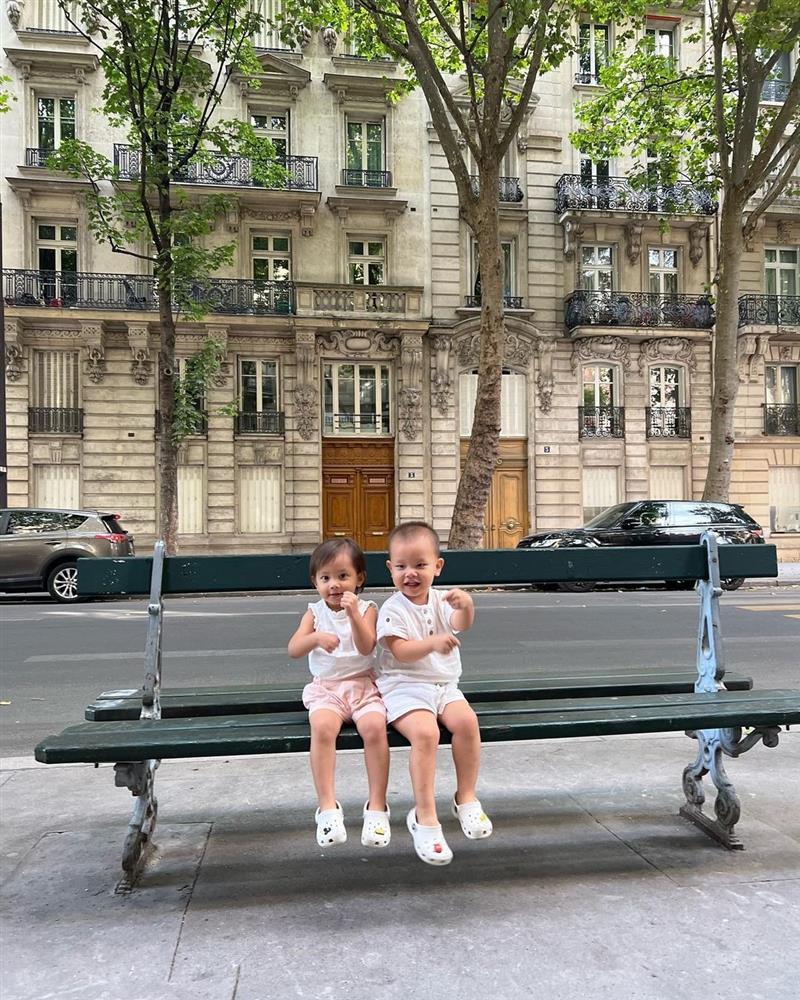 Bất ngờ ái nữ Hồ Ngọc Hà chưa đầy 2 tuổi đã cầm mic hát hay-7