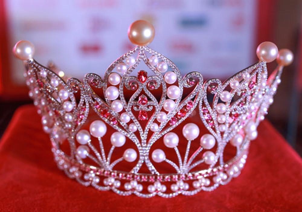 Nam Em chọn đầm hợp vương miện nhất vẫn không thể đăng quang-16