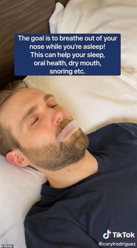 Cảnh báo trào lưu dán băng dính vào mồm nguy hiểm trên TikTok-1