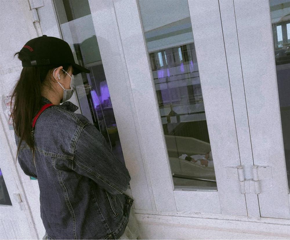 Trương Mỹ Nhân khoe con gái sinh non, tự nhận bảo thủ-1