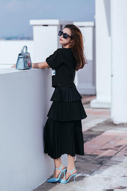 Hà Hồ, Lã Thanh Huyền mix đồ chân váy tầng đẹp lịm tim-1