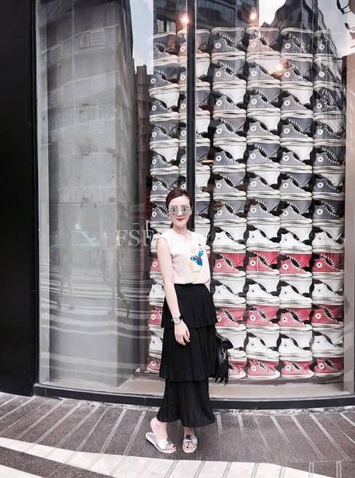 Hà Hồ, Lã Thanh Huyền mix đồ chân váy tầng đẹp lịm tim-4