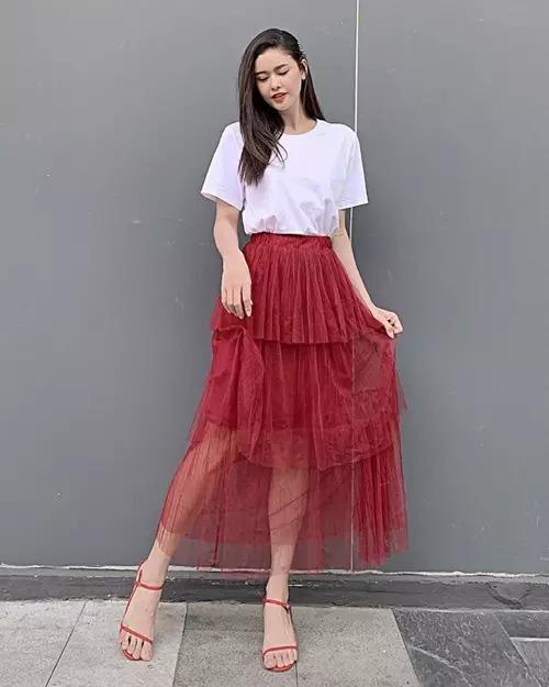 Hà Hồ, Lã Thanh Huyền mix đồ chân váy tầng đẹp lịm tim-8