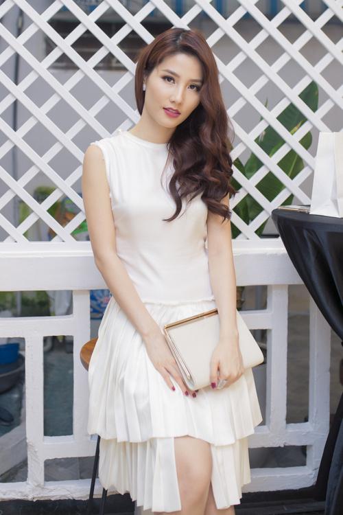 Hà Hồ, Lã Thanh Huyền mix đồ chân váy tầng đẹp lịm tim-5