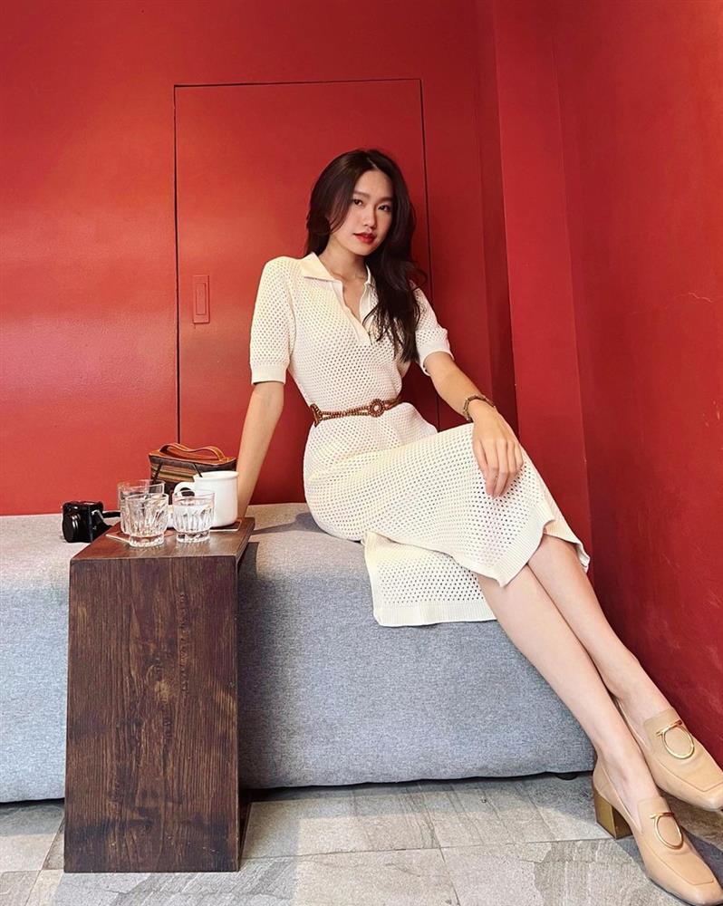 Loạt váy tôn eo 55cm của bạn gái Đoàn Văn Hậu-3