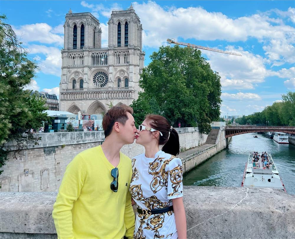 Tin showbiz Việt ngày 16/8: Huy Khánh lo khi con trai lên bàn mổ-3