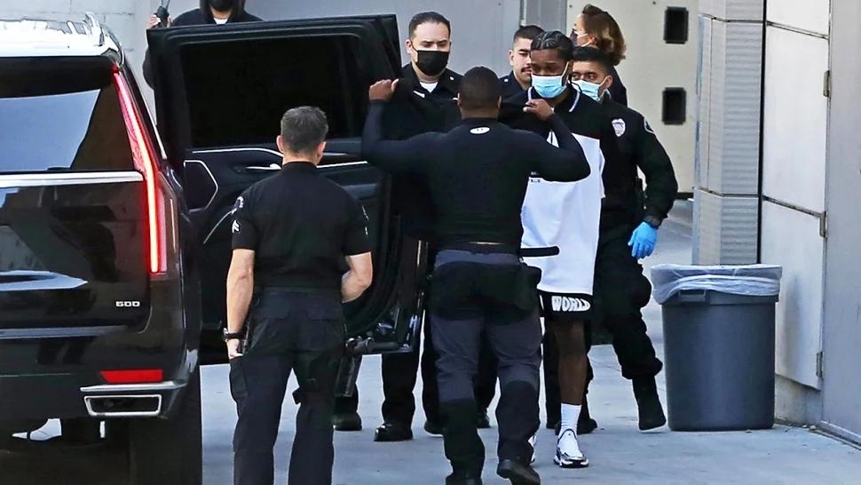 Bạn trai Rihanna bị cáo buộc hành hung, xả súng nơi công cộng-1