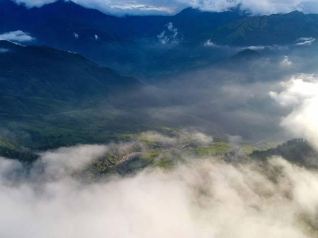Các thửa ruộng bậc thang nơi đây có độ cao trung bình trên 1.500 m và là thành quả hội tụ các giá trị văn hóa truyền thống của đồng bào H'mông, Hà Nhì...
