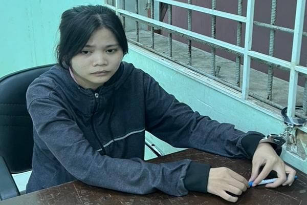 Vào tiệm vờ thử vàng, nữ quái cuỗm luôn 2 chiếc nhẫn bỏ chạy-1